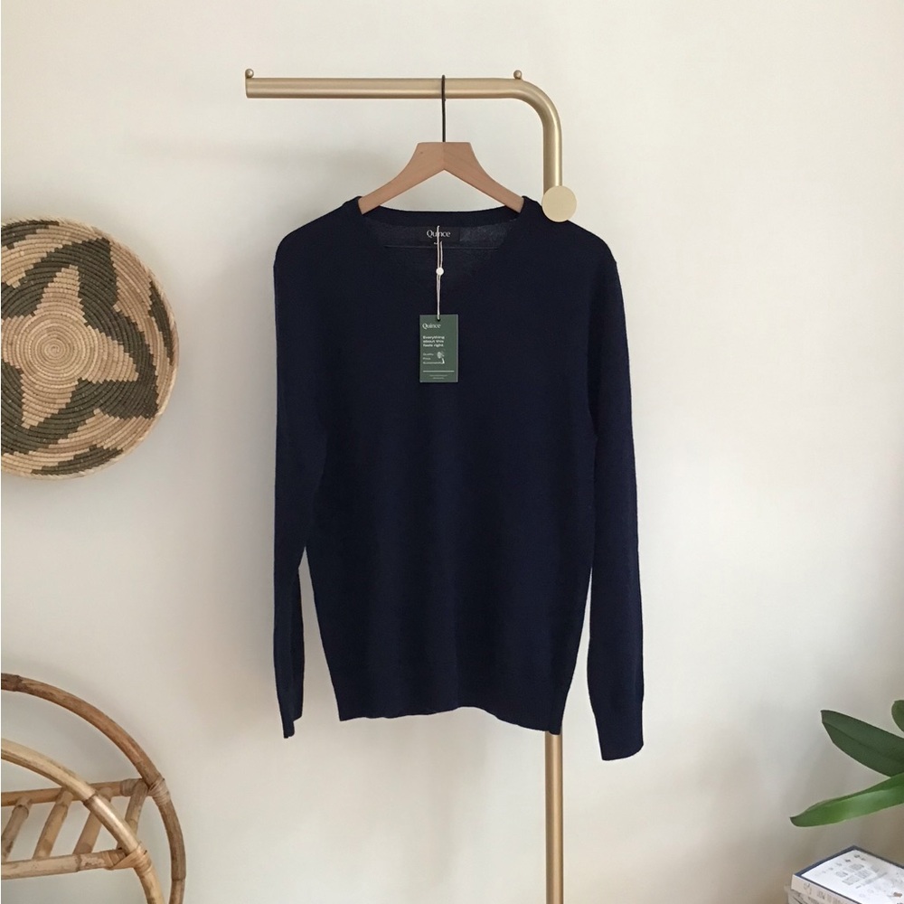 Quince 100% Merino Wool V-Neck Sweater Navy Size Medium NWT